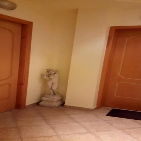 Gemani Rhodes アパート